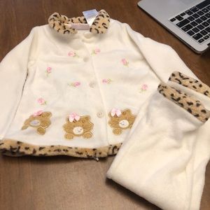 Kitten and floral fleece outfit size 24m